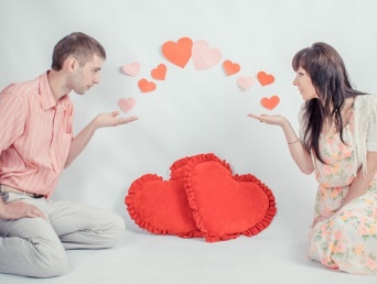 (画像：Nastya Birdy）婚活に必死なのは日本だけじゃない！海外のユニークな婚活事情5ケース