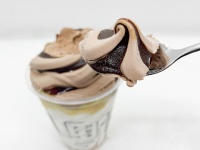 締めアイスで人気の「21時にアイス」がセブンとコラボ！『21時にアイス チョコバナナ』実食レポ