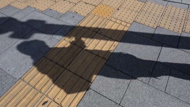 信号待ちをしていたときに......(画像はイメージ)