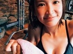 紗栄子の胸が見えそう…　濡れた髪がセクシーすぎる！