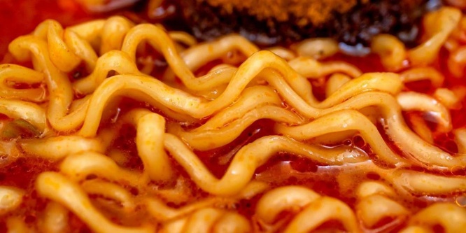 全粒粉入りのノンフライ麺