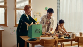 俳優・夏木マリ出演・Uber Eats新TVCM公開　家族をテーマにした新キャンペーンも初開催！
