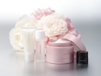 【SUQQU】20周年「デザイニング マッサージ クリーム」限定キットが登場