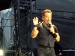 海外ミュージシャンが”◯◯◯”をステージに招き入れる！
