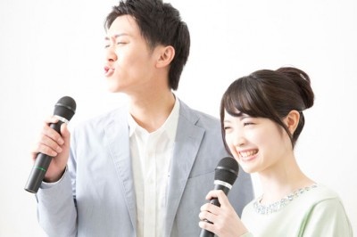 盛り上がることまちがいナシ……!?　忘年会で歌いたいカラオケ曲6選