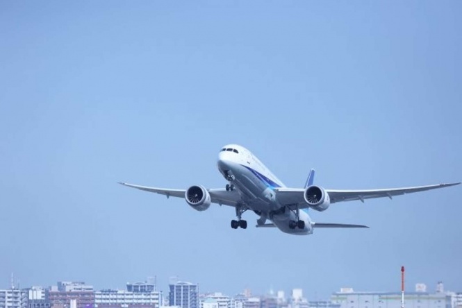 オジ様のおかげで娘は無事飛行機に（画像はイメージ）