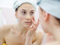 女性に聞いた！　毛穴悩みをより感じるのは「小鼻」or「頬」どっち？