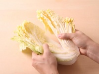 カット白菜は内側から（樋口直哉さんのツイートより）