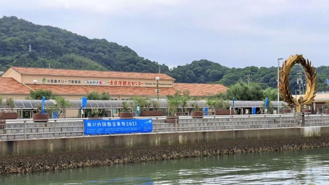 小豆島の土庄港