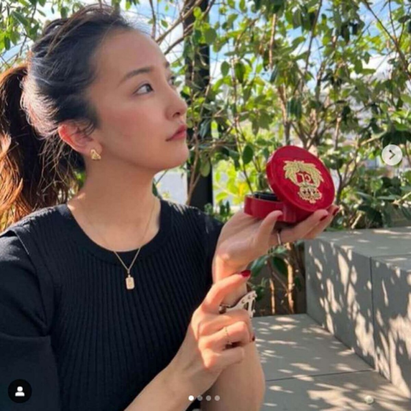 インスタグラム：板野友美(@tomo.i_0703)より