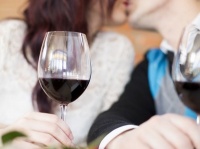 〇〇した時点でしちゃうの!?　女性と2人で飲んでいて「キスしても大丈夫だ」と思う瞬間4選！
