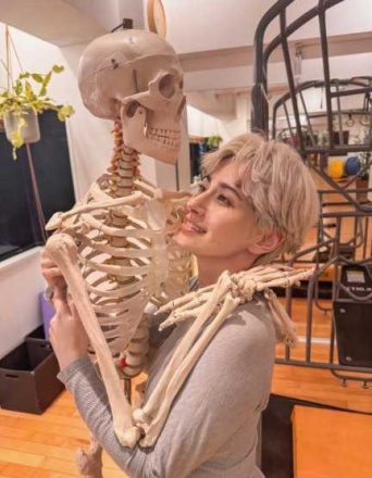 Instagram:ホラン千秋 official(@chiakihoran_official)より