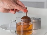 どんぐりでティータイム。仕事の合間にほっこりするティーインフューザー