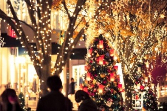 クリスマス目前に本音調査！　彼氏と過ごしたいのは24日？　25日？　結果は大差で……