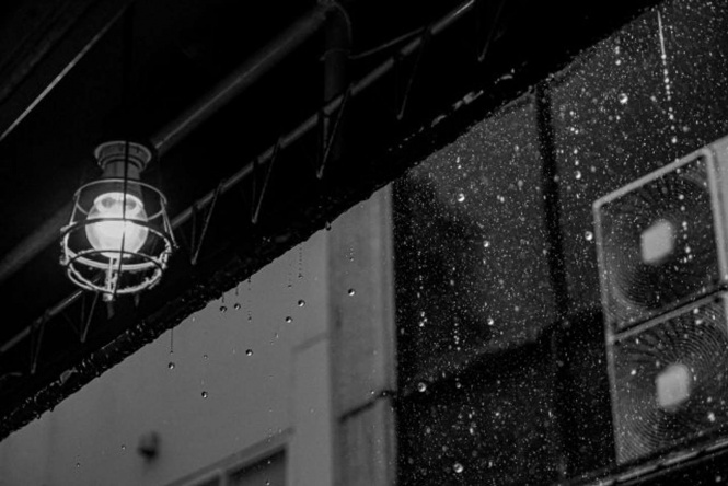 雨に降られて......（画像はイメージ）