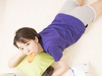 彼女にしたい、ワケがない!?　男性が自称「干物女子」に思うこと4つ「恋愛対象外です」