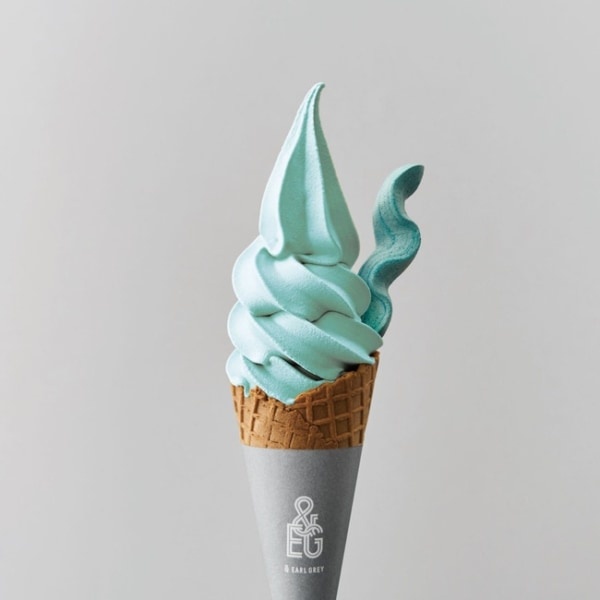 絶対食べたい限定「青いソフト」。アールグレイ専門店が新宿に登場！