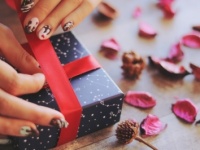 職場ではやっぱり「忖度」チョコが当たり前？　2018年のバレンタインデーの本音を調査