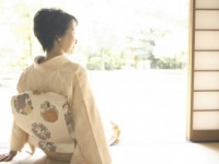 同じ女とは思えない！　びっくりするほど優雅なセレブ妻　「週に3回は美容院」ほか