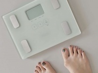 体重計、乗ってますか？