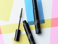 湿気もこわくない。KATE、こなれ前髪をキープできるアイテム新発売