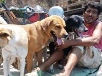 三輪自転車でメキシコ全土をめぐり、犬を保護しながら引き取り手を探す旅を5年間以上続ける男性