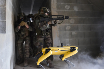 あの犬型ロボット「スポット」がフランスで軍事訓練を開始