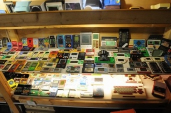 展示会で並んだレトロゲーム機の数々（以下、日本レトロゲーム協会提供）