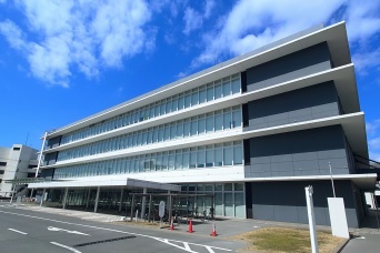 『女子トイレの個室』のぞき　市役所職員(20代)停職処分　現場で【女性と鉢合わせに…】