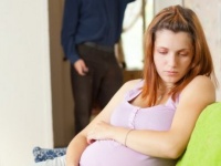 生理的にムリ!?　妊娠して変わった「夫への気持ち」・5選