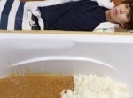 【また炎上】はじめしゃちょー、浴槽で作ったカレーをガチで食う！？