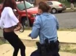 全米で話題に！　ケンカを止めた女性警官の“究極の方法”とは？