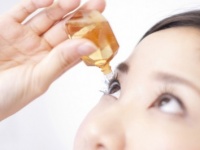 貸し借りはOK？　色の正体は？　眼科専門医に聞く、目薬の疑問を検証