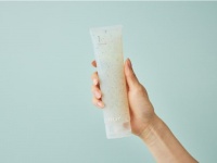 毛穴レスなつるん肌に。毛穴洗浄カプセル入り「クレンジングジェル」発売