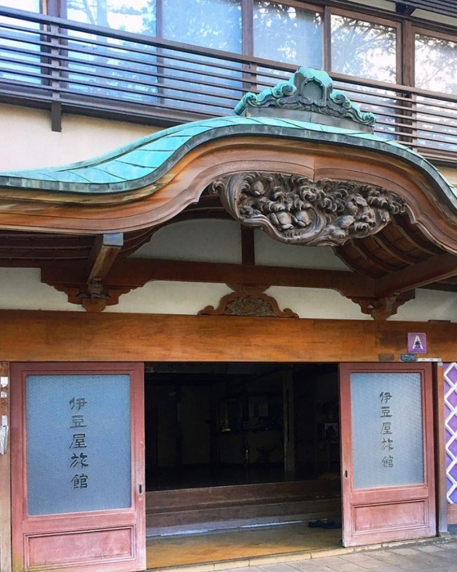 時代を感じる旅館の佇まい