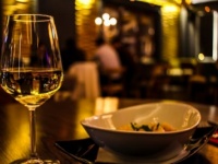 20代女子必見！　会社の飲み会におすすめの春先コーデ