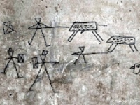 ポンペイ遺跡で発見された子供の落書きには剣闘士の戦いが描かれていた
