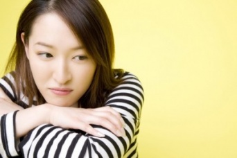 【女の嘆き】恋のチャンスを逃す残念な私……消極的なタイプが恋愛をはじめるには？