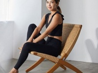 稲村ケ崎で、コンタクトレンズユーザー限定「呼吸」テーマの海辺ヨガ＆トークライブ