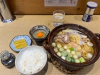 冬季限定の鍋焼きラーメンが絶品！恵比寿の行列ができる人気店「手打ち親鶏中華そば 綾川」