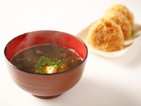 「旅先でランチタイムを逃し、空腹が限界に。食べるものを求め、入った土産物屋で...」（大阪府・30代女性）