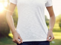 うーん、たまんね～！　男性が「女子に着てほしいTシャツ」10