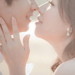 （画像：kylekuo）婚活に役立つネイルデザイン「この夏おさえておきたいシンプルネイル」3パターン