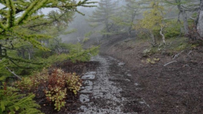 助けられて五合目に到着（画像はphotoAC）