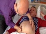 【動画】赤ちゃん大回転！　スゴ腕医師による“逆子治し”がすごい！