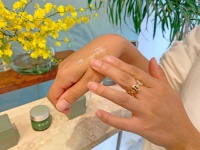 エステ級のセルフマッサージが叶う。オイル美容液感覚の名品クリーム