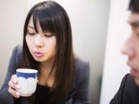 寒い！女性がオフィスで寒さを感じるわけ