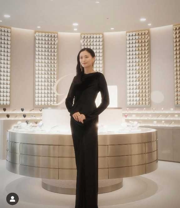 Instagram:榮倉奈々(@nana_eikura)より