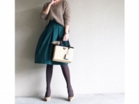 色数を絞って、彩色スカートをグッとエレガントに　＃東京365日コーデ