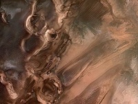 火星の北極の下に膨大な量の水の氷を発見（米研究）